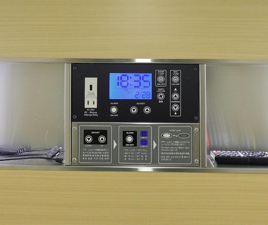 Acro Capsule Hotel Namba Dotonbori Osaka Exteriör bild