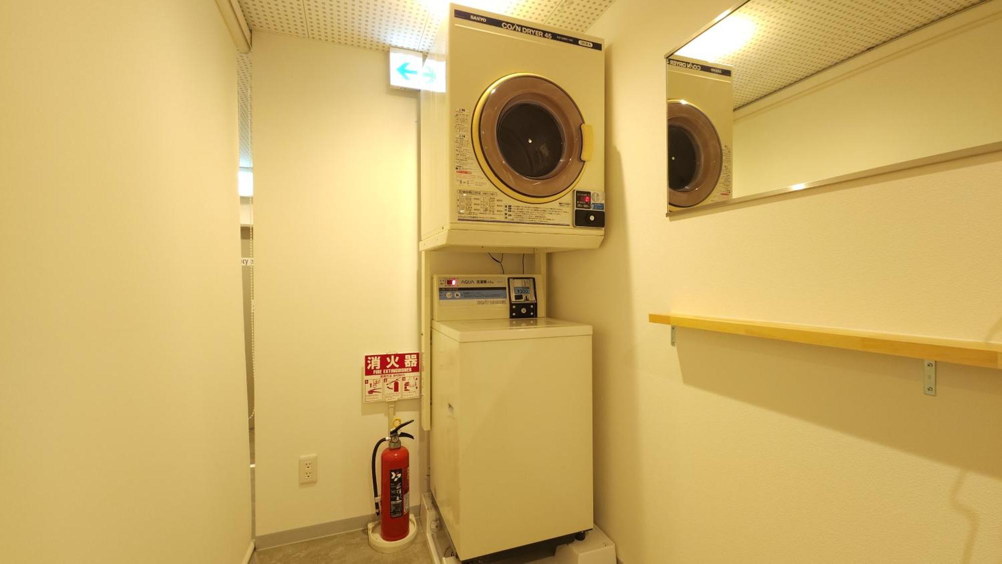 Acro Capsule Hotel Namba Dotonbori Osaka Exteriör bild